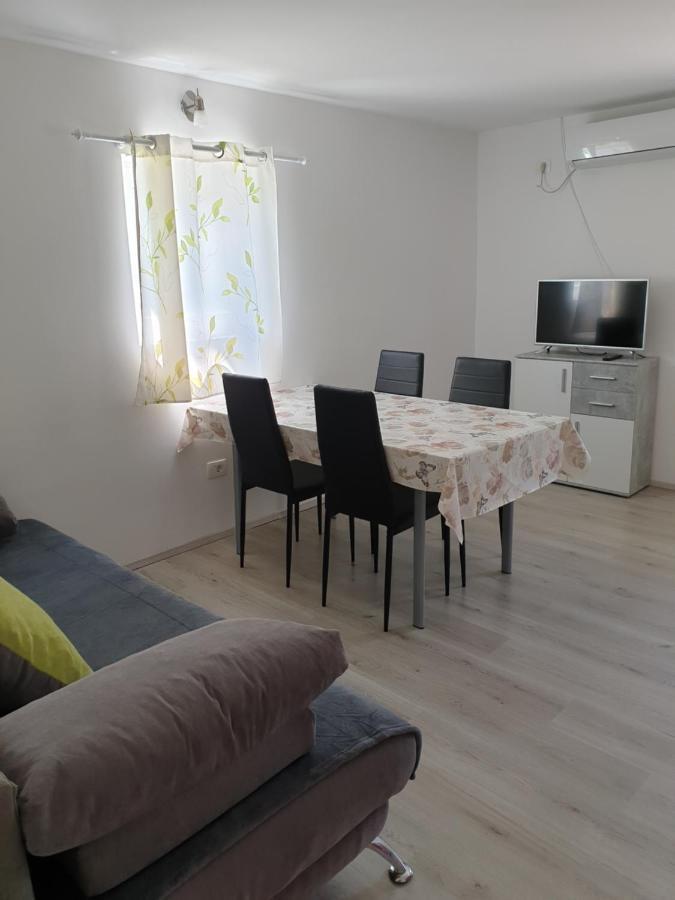 Apartma Patricija - Big Apartment For 6 Tolmin Buitenkant foto