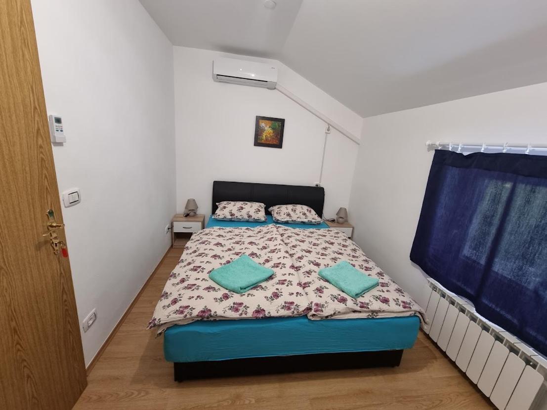 Apartma Patricija - Big Apartment For 6 Tolmin Buitenkant foto