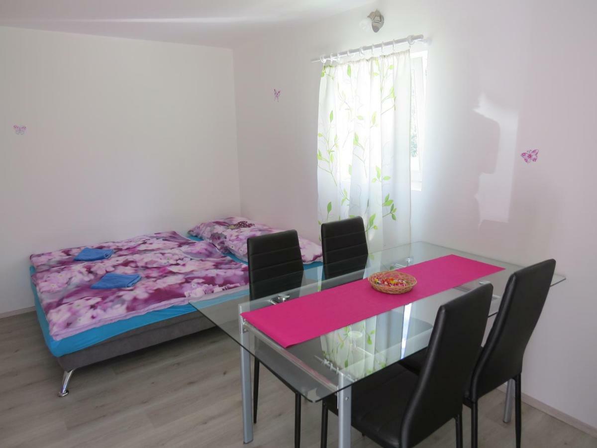 Apartma Patricija - Big Apartment For 6 Tolmin Buitenkant foto