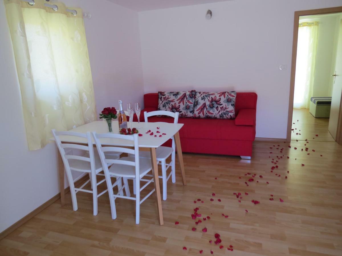 Apartma Patricija - Big Apartment For 6 Tolmin Buitenkant foto